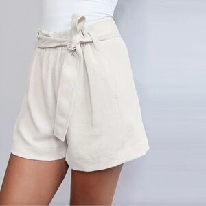 NWT Aritzia Wilfred Gelas Paperbag Shorts Light Birch Sz 10